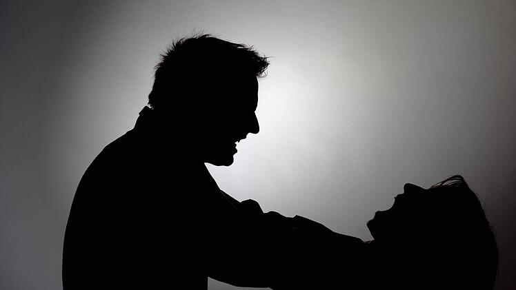 Ein Konflikt muss nicht unbedingt immer eine körperliche Auseinandersetzung sein, aber auch in solchen Situationen kann man "Werkzeuge" und "Bausteine" abrufen, sagt Claudia Riege. imago