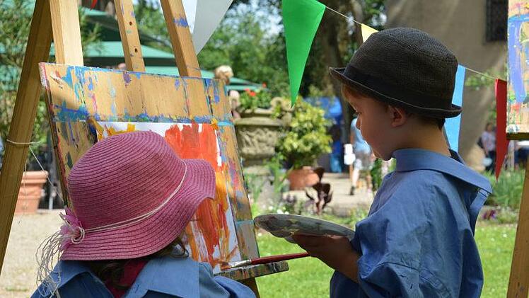 Mit alter Kleidung wurde Malen kein Problem. Foto: Britz