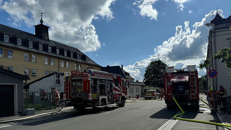 Brand eines Wohnhauses in Helmbrechts: Kripo ermittelt
