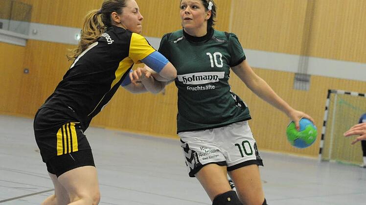 Sensationell: Mit 32:22 gewinnt die SG Garitz/Nüdlingen (grüne Trikots) gegen den Tabellendritten aus Herzogenaurach. Foto: Hopf