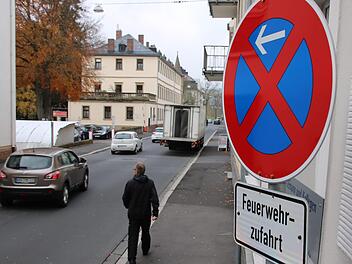 Ein absolutes Halteverbot wegen Feuerwehr-Zufahrt hat die Stadt Bad Kissingen in Teilen der Theresien- und der Hartmannstraße angeordnet. Foto: Ralf Ruppert