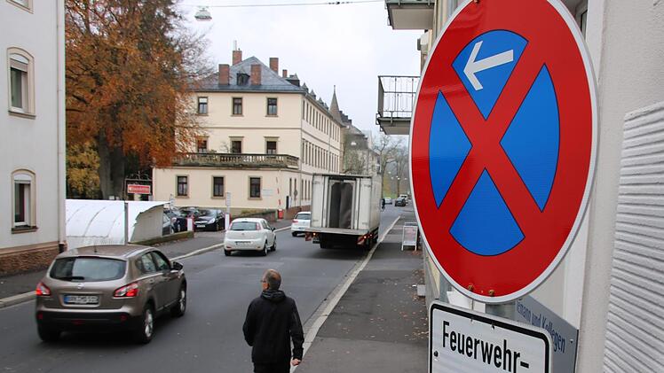 Ein absolutes Halteverbot wegen Feuerwehr-Zufahrt hat die Stadt Bad Kissingen in Teilen der Theresien- und der Hartmannstraße angeordnet. Foto: Ralf Ruppert
