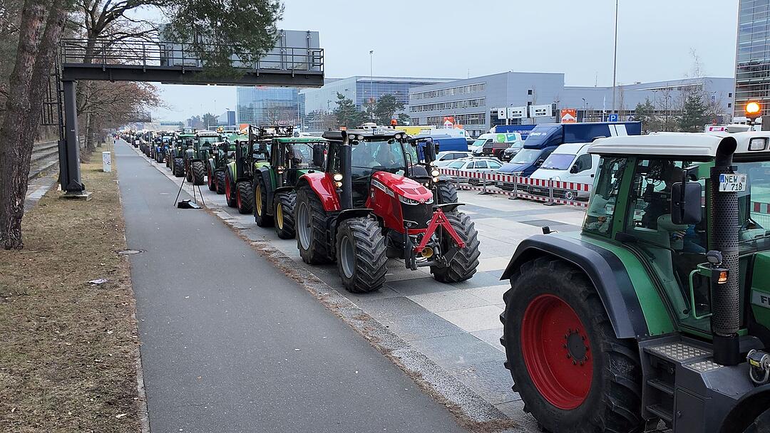 Bilder von der Mega-Demo in Nürnberg: Tausende Bauern demonstrieren