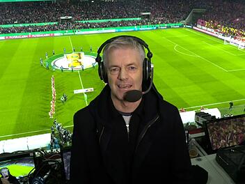 Sportschau "Sportschau"-Reporter Tom Bartels kommentierte am Mittwochabend die Pokal-Begegnung 1. FC Köln gegen Bayern München.