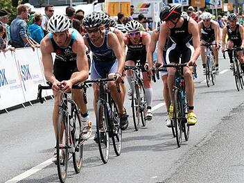 In der Kurzdistanz m&uuml;ssen die Teilnehmer "nur" 32 km Fahrrad fahren. Foto: Christopher Weidner