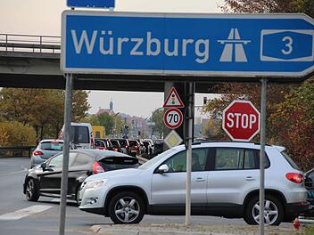 An der Ausfahrt Höchstadt-Ost staut sich immer wieder der Verkehr. Archivfoto: Andreas Dorsch
