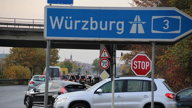 An der Ausfahrt Höchstadt-Ost staut sich immer wieder der Verkehr. Archivfoto: Andreas Dorsch