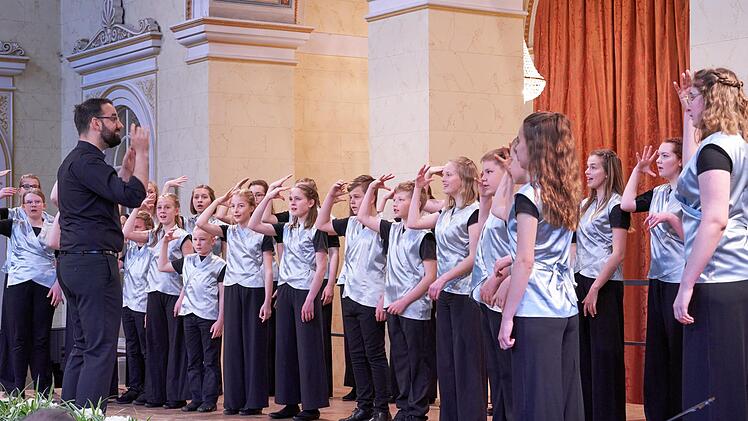 So wie dieser Chor werden am  8. Oktober im Staatsbad in Bad Brückenau die Preisträger ihre Werke erstmals der Öffentlichkeit präsentieren. v Foto: Archiv Johannes Marx