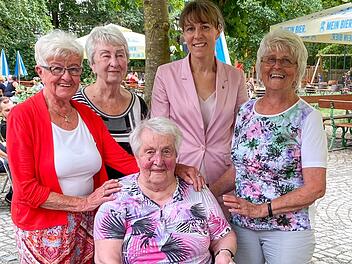 Hof: Ungew&ouml;hnliche Gl&uuml;ckw&uuml;nsche - hier leben viele Bewohner &uuml;ber 100