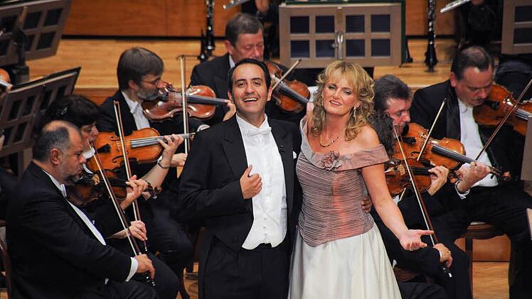 Iva Simon - ihr zur Seite steht auch in diesem Jahr wieder unter anderen Andres Felipe Orozco - ist die treibende Kraft beim "Bad Kissinger Operettenzauber". 2012 findet die Veranstaltung zum 13. Mal statt. Foto: privat