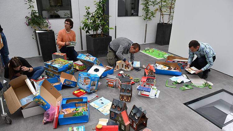 Weil sich das perfekte Dorf in Franken nicht so leicht finden lässt, haben wir es aus Playmobil selbst gebaut.