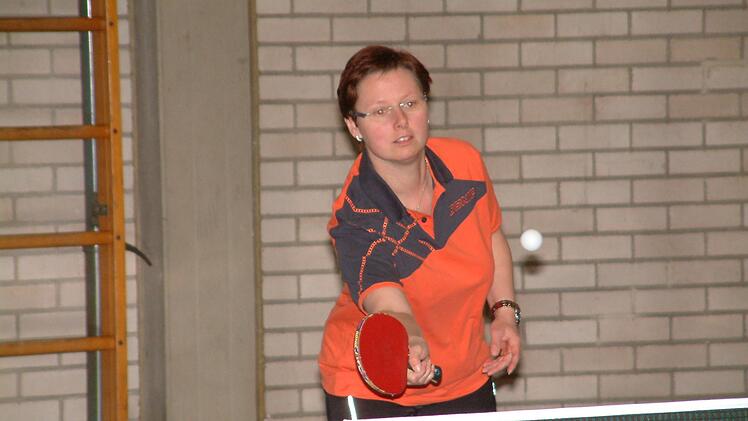 Beim 8:4-Heimsieg des TTC Wallenfels gegen den SV Mistelgau blieb Sandra Wilfer in ihren zwei Einzeln unbezwungen. Fotos: Hans Franz