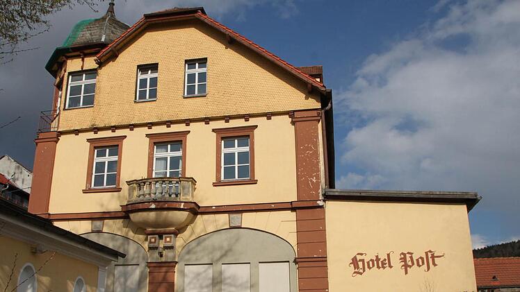 Für das ehemalige Hotel Post in der Ludwigstraße in Bad Brückenau gibt es noch keine Lösung. Foto: Ulrike Müller/Archiv