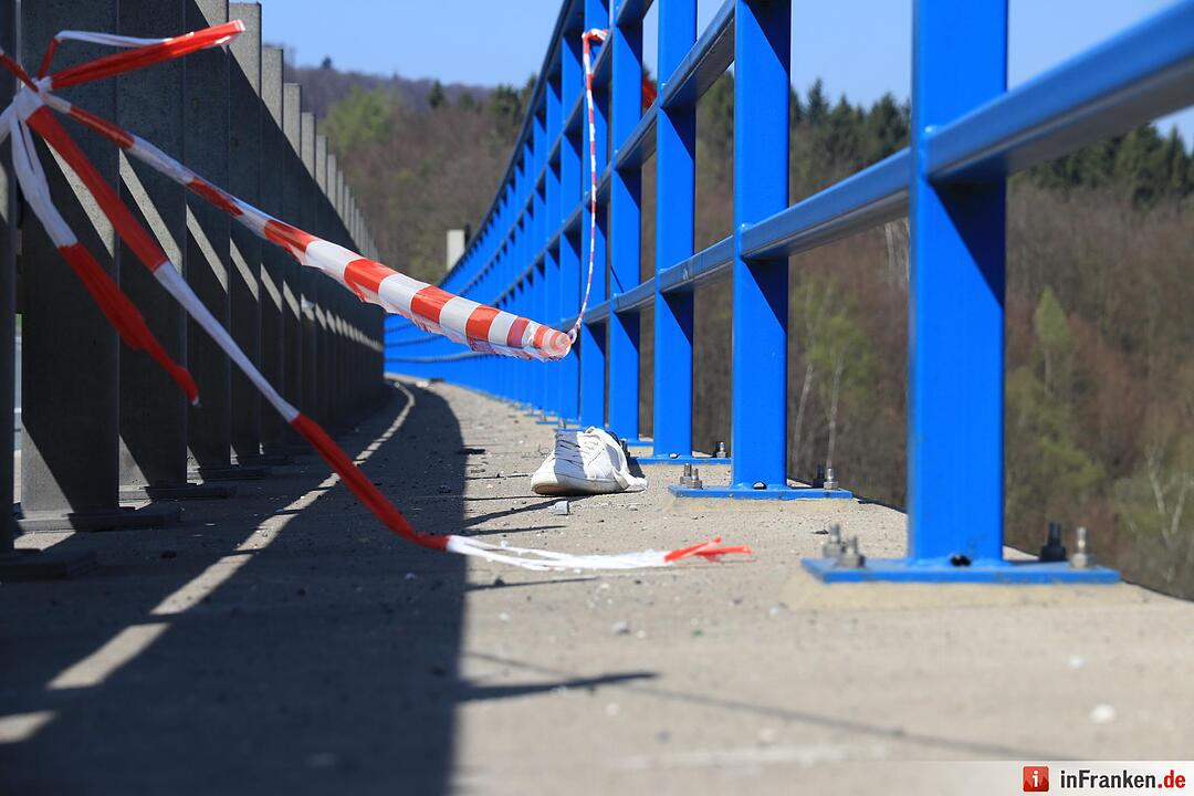 Beziehungstat auf der A3: Erstochene Frau auf Autobahnbrücke gefunden
