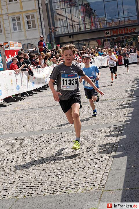 Weltkulturerbelauf 2017 in Bamberg: Der Zieleinlauf am Maxplatz