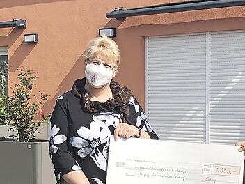 Spendenübergabe des BFMA (von links): Norbert Hartz, Simone Lahl und die Kreisbeauftragte für den Kreis Coburg, Kronach und Lichtenfels Monika Jüttner