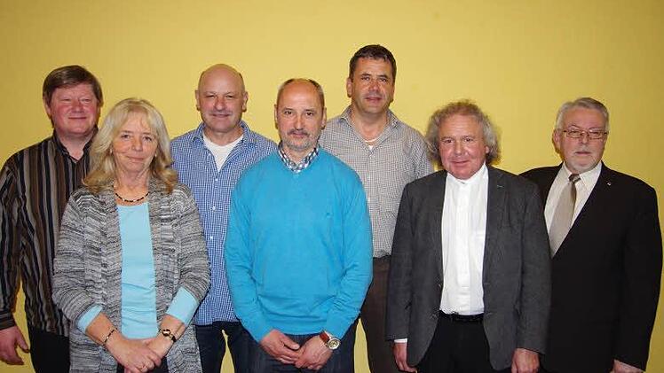 40 Jahre Mitglied sind v.l.n.r. Martin Lussert, Christiane Reichert, Matthias Metz, Johannes Werner, Armin Buscham, Bernhard Schmitt, Heiner Fuchs. Foto: Werner