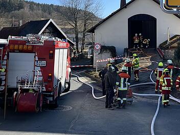 Am Sonntag kam es zu einem Brand in Steinbach. Die örtliche Feuerwehr hatte das Feuer schnell unter Kontrolle.