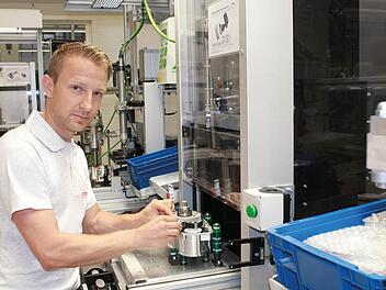 Am Standort Berlin hat am Dienstag die Serienproduktion eines neuartigen Elektromotors für E-Bikes begonnen. Brose ist damit der einzige Hersteller, der ein Antriebssystem "Made in Germany" anbietet.  Foto: Brose