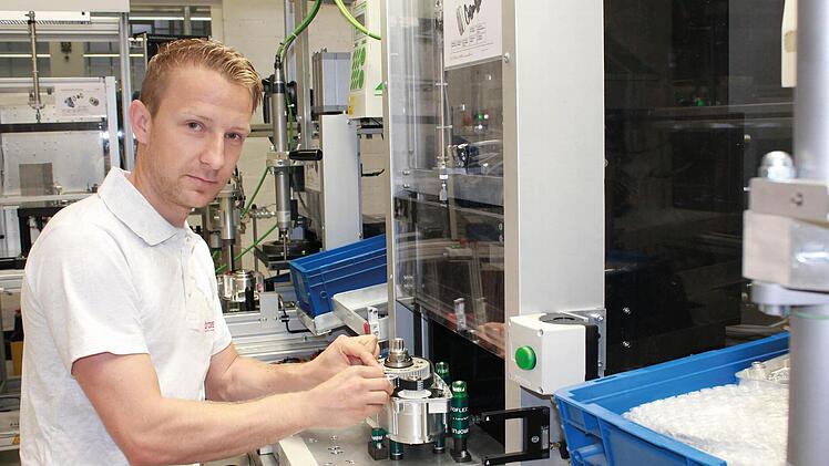 Am Standort Berlin hat am Dienstag die Serienproduktion eines neuartigen Elektromotors für E-Bikes begonnen. Brose ist damit der einzige Hersteller, der ein Antriebssystem "Made in Germany" anbietet.  Foto: Brose