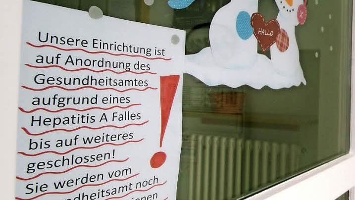 Die Tür des Kindergartens "Spatzennest" in Oberlangenstadt öffnet sich voraussichtlich wieder am 10. Februar. Für Kinder, die sofort geimpft wurden, wohl sogar noch einige Tage früher. Foto: Marian Hamacher