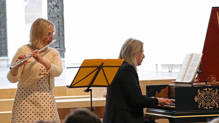 Die Flötistin Marthel Witkowski und Gary O'Connell am Cembalo eröffneten die Reihe "Musik zur Marktzeit" in der Coburger Morizkirche. Fotos: Jochen Berger