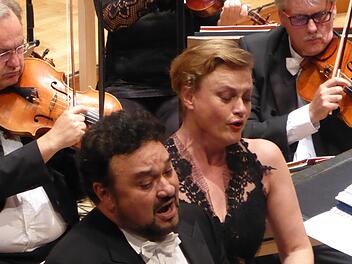 Vesselina Kasarova und Ramón Vargas waren die gefeierten Spezialisten zum Thema "Liebe, Treue und Verrat". Foto: Gerhild Ahnert