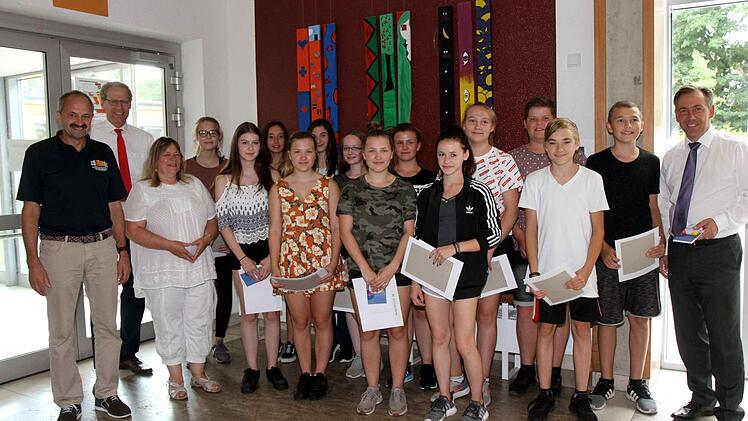 Die Schüler wurden klassenweise geehrt.  Foto: Richard Sänger