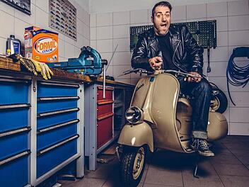 Rockacomedy aus Franken zeigt Christian Strobler. Ab 4. 4. wird scharf geschlossen: "Mit Kanonen auf Fratzen." Foto: Lars Kienle