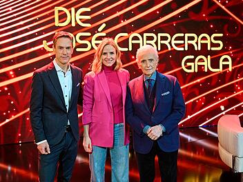 Die José Carreras Gala 2025 Der MDR sendet live die 31. José Carreras Gala aus der Mega City Leipzig. Sven Lorig (links), Stephanie Müller-Spirra und Gastgeber José Carreras führen durch den Abend.