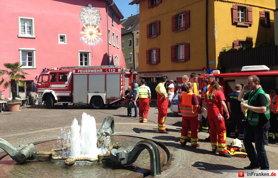 Baden-Württemberg: Auto rast in Menschengruppe