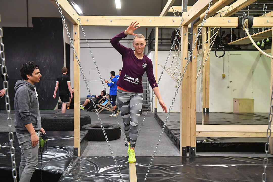 Franken-Ninjas - Drei Sportler aus der Region testen die Hindernis-Sporthalle "Warriors Luck" in Erlangen