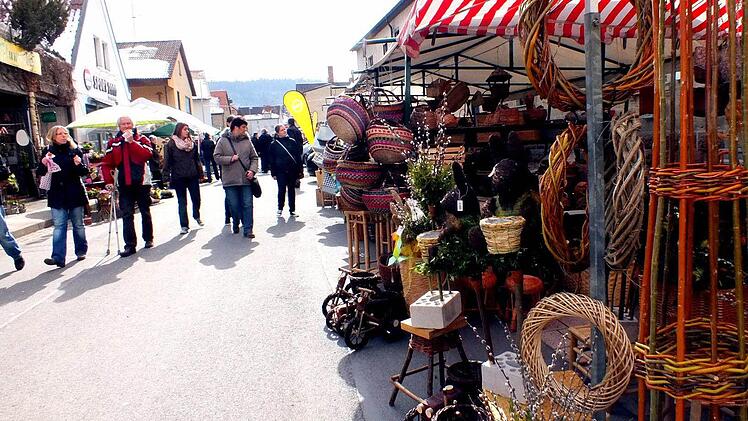 Körbe und Taschen in allen Farben und Variationen wurden beim Sander Markttag angeboten.