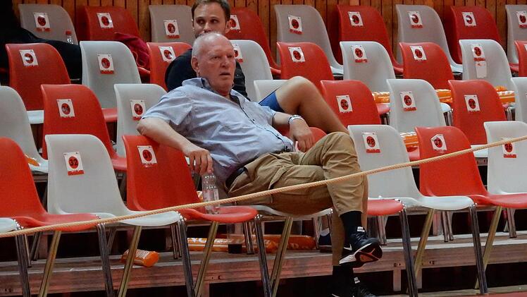 ... sah sich sein Vater Jörg diese Szene genüßlich aus der Ferne an. Fotos: Udo Schilling