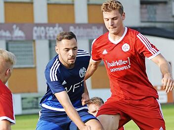 Nico Becker (Mitte) setzt sich gleich gegen die drei Lichtenfelser Christoph Mohr, Lukasz Jankowiak und Niklas Lulei (von Links) durch.  Foto: Gunther Czepera