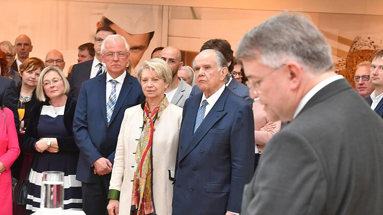 In sehr persönlichen Worten gratulierte Stefan Soiné (rechts) seinem Onkel. Mit im Bild Heidi Soiné (links), Aufsichtsratsvorsitzender Rainer Grimme und Margit Ruckdeschel.