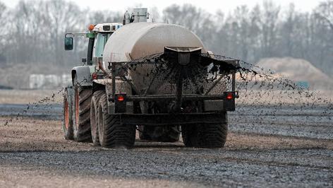 G&uuml;lle wird ausgebracht