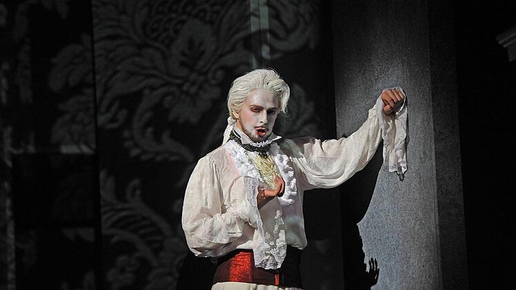 Turbulente Verwechslungen: Szene aus der Neuinszenierung von "Figaros Hochzeit" am Landestheater Coburg.Foto: Andrea Kremper