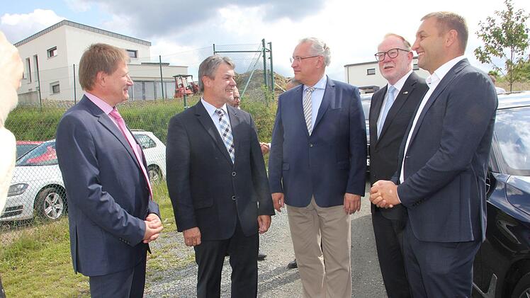 Eindrücke vom Ministerbesuch in Neufang. Foto: Veronika Schadeck