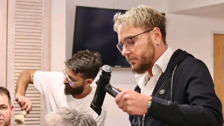 Nürnberg: Starfriseur äußert Kritik zu "Barber Shops" - "geht mir heftig gegen den Strich"