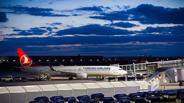 Flughafen Hannover - Ankunft Afghanen mit Aufnahmezusage