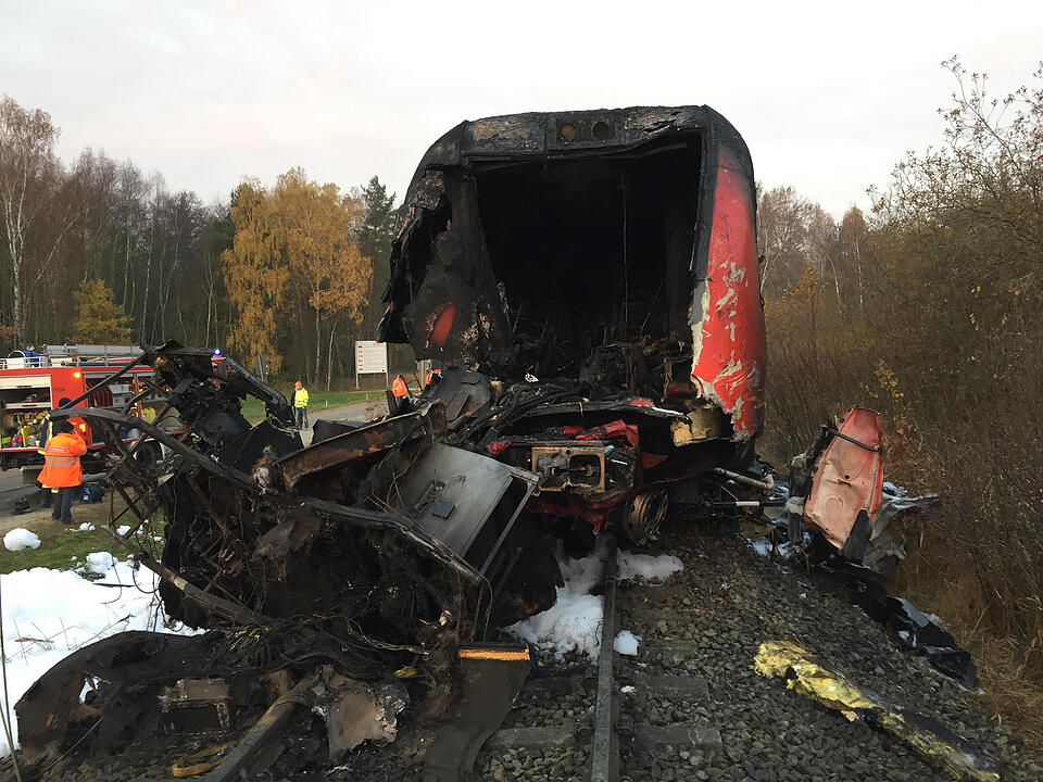 Tagbilder: Zugunglück in der Oberpfalz