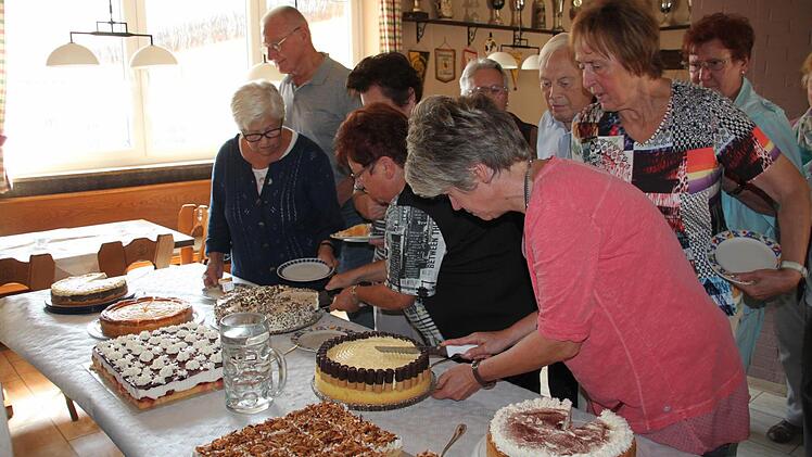Auch das anschießende Kuchenbuffet wurde gut angenommen.