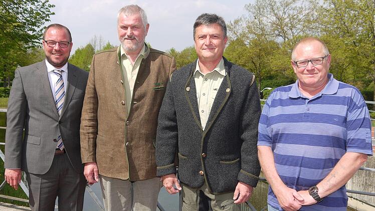 Nach der Vorstellung der neuen Biberberater von links: Sebastian Straubel, Georg Ruppert, Hans-Karl Schleicher und Jörg Fischer.