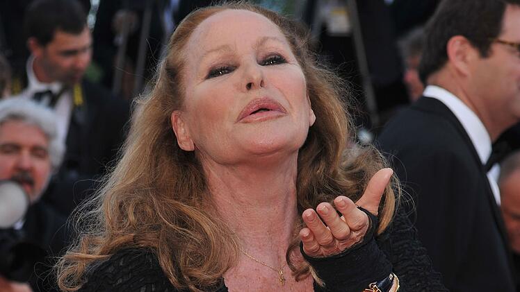 &Uuml;ber Jahrzehnte war Ursula Andress (hier bei den Filmfestspielen in Cannes 2010) ein gern gesehener Gast auf dem Roten Teppich.
