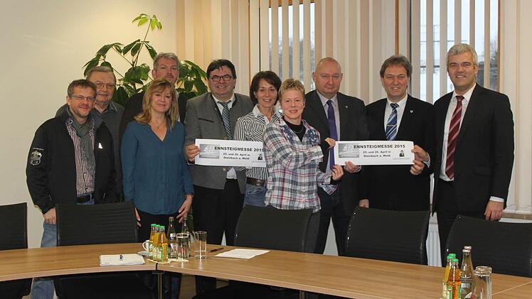 Sie freuen sich auf die Messe (v. l.): Markus Franz, Willi Fiedler, Ute Flender, Christian Schulz, Peter Klinger, Ulrike Schulz, Manja Hünlein, Peter Ebert, Klaus Löffler und Timo Ehrhardt. Foto: Veronika Schadeck