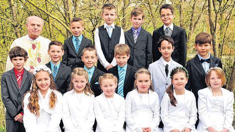 &bdquo;Jesus, das Licht der Welt&ldquo;: Erstkommunion in Obernbreit