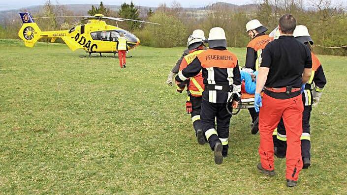 Nach der Rettung wurde die schwer verletzte 66-jährige Frau mit einem Hubschrauber in ein Spezialkrankenhaus geflogen. Foto: Matthias Einwag