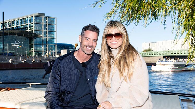 Andreas Ortner und Heidi Klum wollen die Boys in 50er-Badeklamotten sehen.