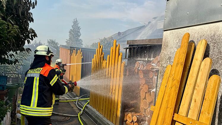Eckental: Garagenbrand greift auf mehrere Wohnh&auml;user &uuml;ber